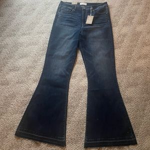 BRAND NEW WITH TAGS BKE BUCKLE FLARE JEANS